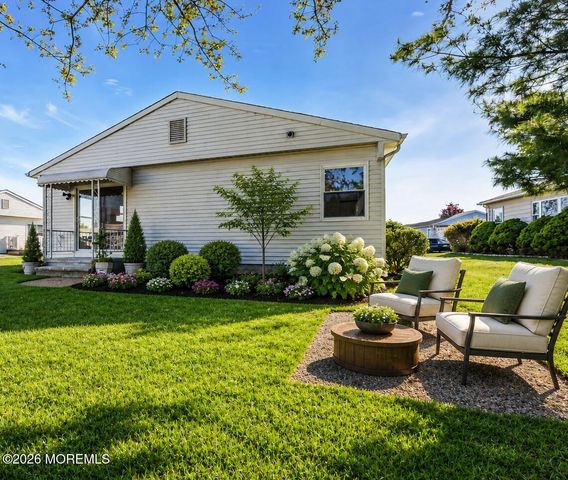 2 Sabinas Street, Toms River, NJ 08757