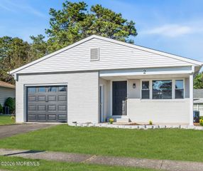 2 Sabinas Street, Toms River, NJ 08757