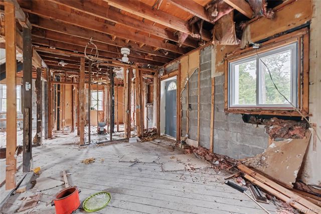 687 Whitley Lane, Highland, NY 12528