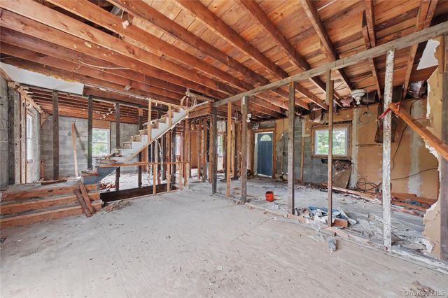 687 Whitley Lane, Highland, NY 12528