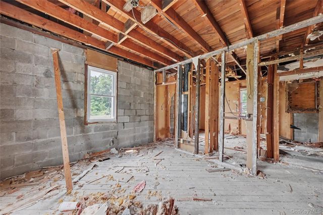 687 Whitley Lane, Highland, NY 12528