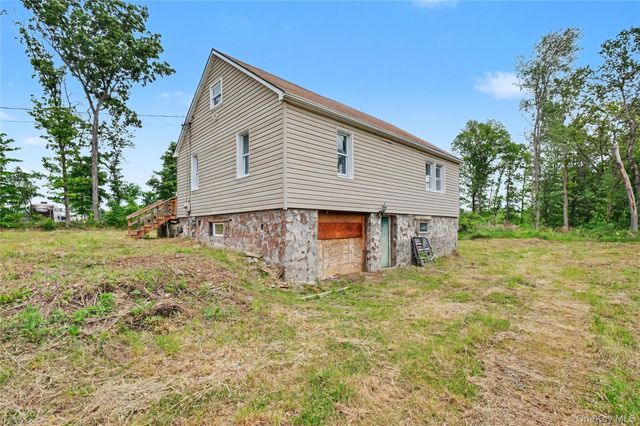 687 Whitley Lane, Highland, NY 12528