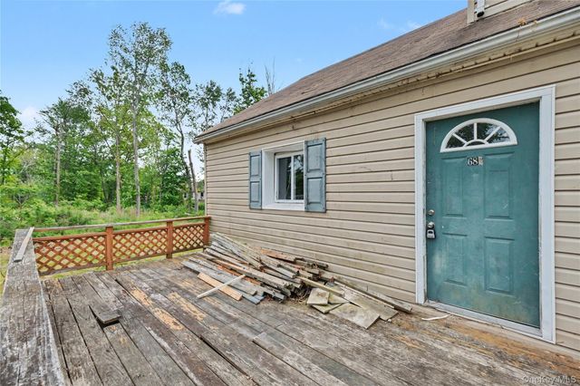 687 Whitley Lane, Highland, NY 12528