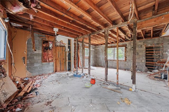 687 Whitley Lane, Highland, NY 12528