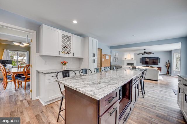 10 ELLIS AVE, Berlin, NJ 08009