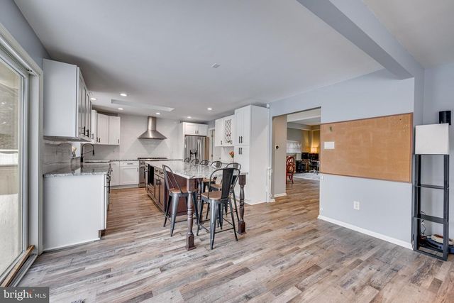 10 ELLIS AVE, Berlin, NJ 08009