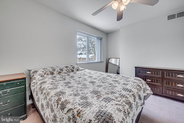 10 ELLIS AVE, Berlin, NJ 08009