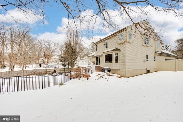 10 ELLIS AVE, Berlin, NJ 08009