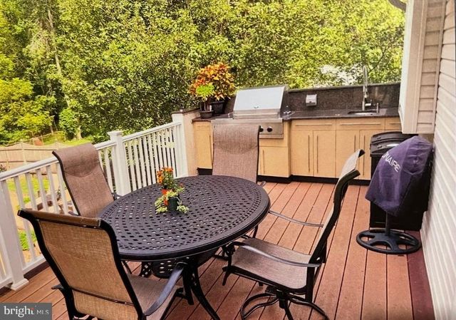 10 ELLIS AVE, Berlin, NJ 08009