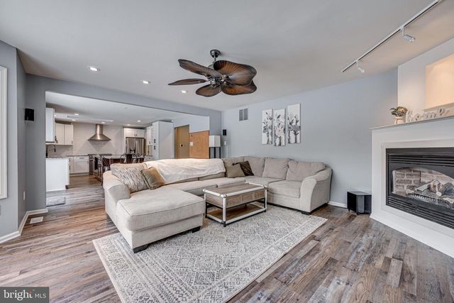 10 ELLIS AVE, Berlin, NJ 08009