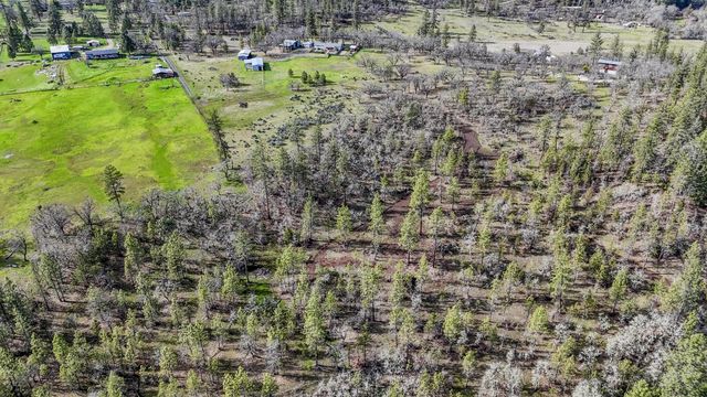 506 Greenleaf Drive, Eagle Point, OR 97524