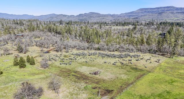 506 Greenleaf Drive, Eagle Point, OR 97524
