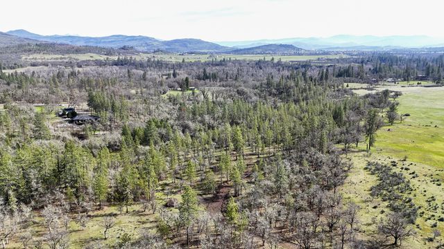 506 Greenleaf Drive, Eagle Point, OR 97524