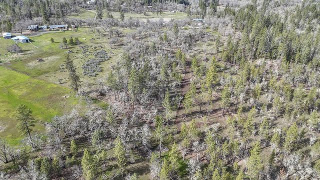 506 Greenleaf Drive, Eagle Point, OR 97524