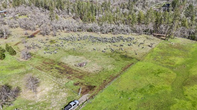 506 Greenleaf Drive, Eagle Point, OR 97524