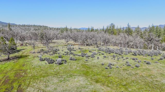506 Greenleaf Drive, Eagle Point, OR 97524