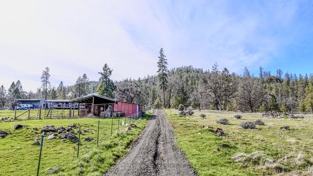 506 Greenleaf Drive, Eagle Point, OR 97524