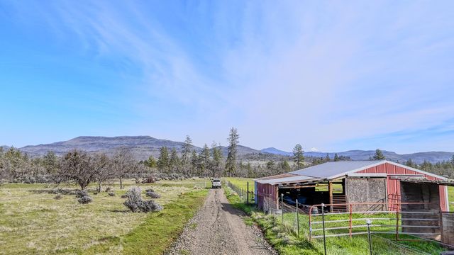 506 Greenleaf Drive, Eagle Point, OR 97524