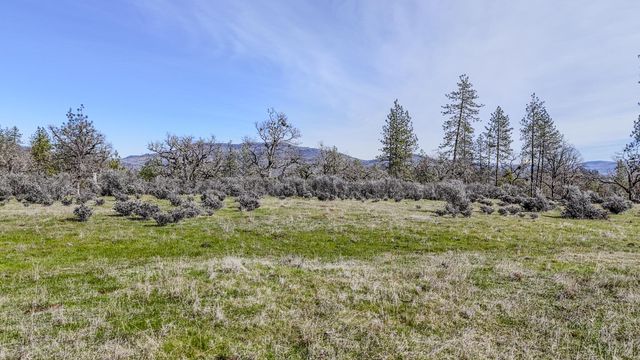 506 Greenleaf Drive, Eagle Point, OR 97524