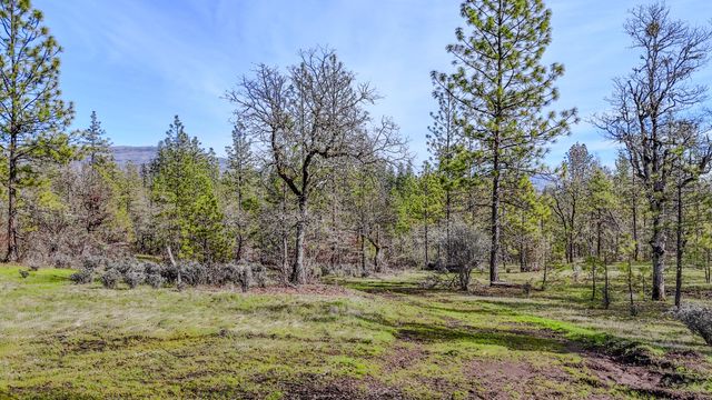 506 Greenleaf Drive, Eagle Point, OR 97524