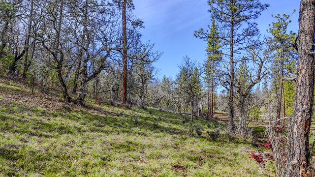 506 Greenleaf Drive, Eagle Point, OR 97524