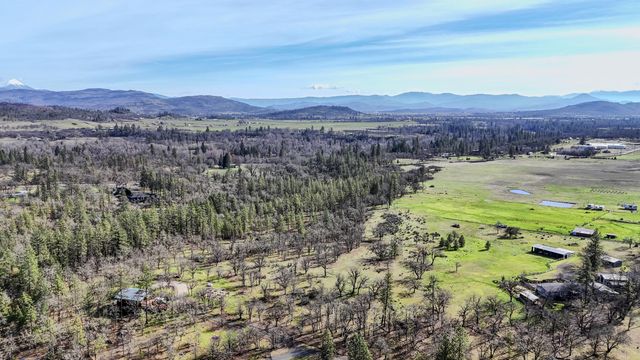 506 Greenleaf Drive, Eagle Point, OR 97524