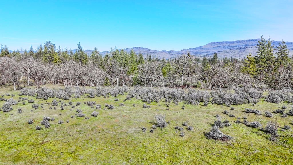 506 Greenleaf Drive, Eagle Point, OR 97524