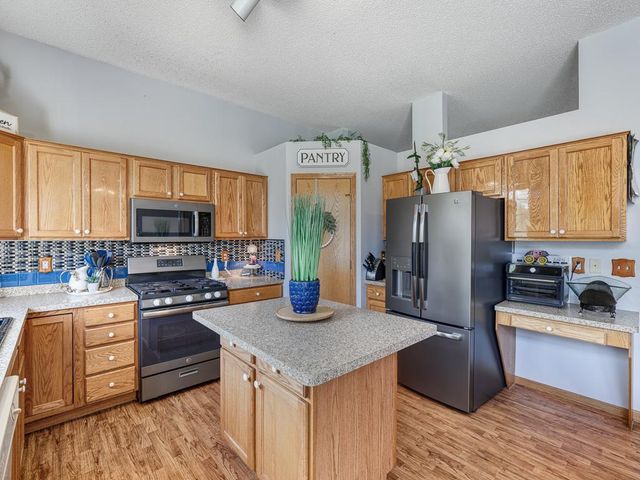 18932 Dunbury Avenue, Farmington, MN 55024