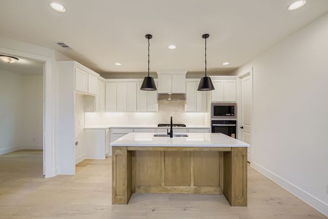 6048 Silverstein Street, Fort Worth, TX 76126