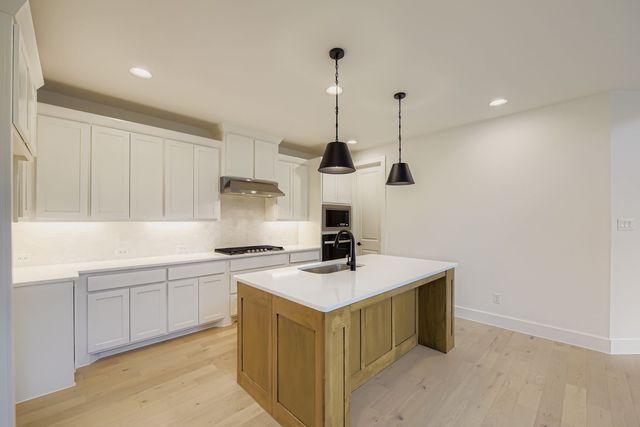 6048 Silverstein Street, Fort Worth, TX 76126