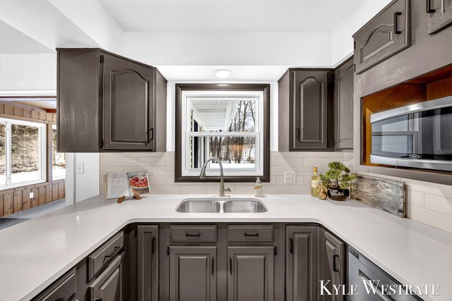 3349 Chevy Chase Street Ne, Grand Rapids Twp, MI 49546