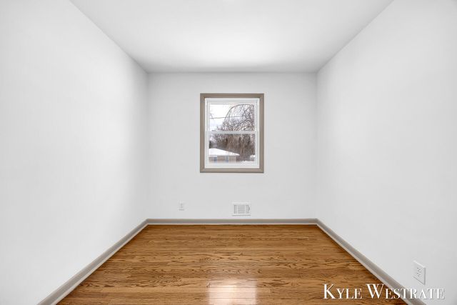 3349 Chevy Chase Street Ne, Grand Rapids Twp, MI 49546