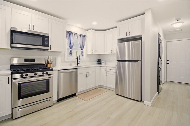 272 Sayles Street, Providence, RI 02905