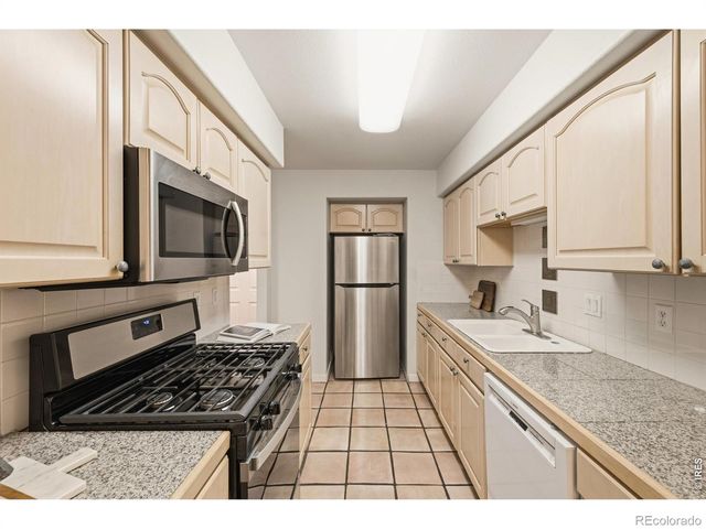 563 Ridgeview Drive, Louisville, CO 80027