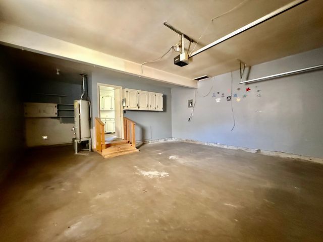 1114 Davis Street, Cleburne, TX 76033