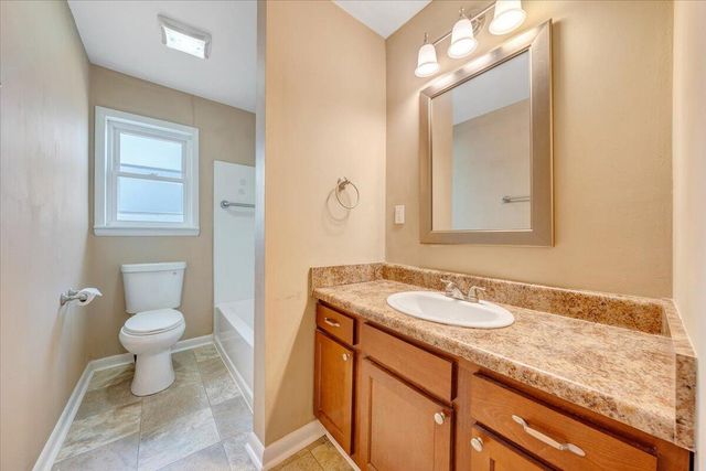 3853 Red Fox DR, Roanoke, VA 24017