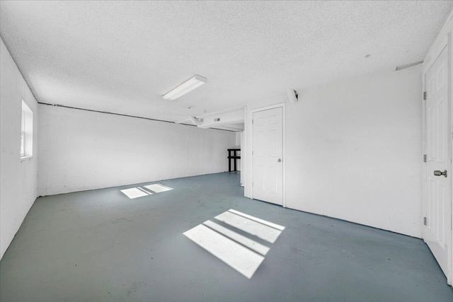 3853 Red Fox DR, Roanoke, VA 24017