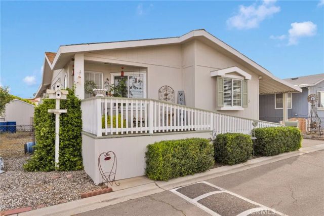 9161 Santa Fe East 3, Hesperia, CA 92345