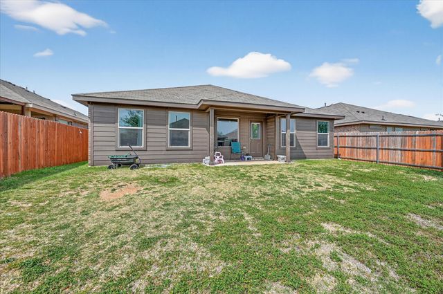 824 Rutherford Drive, Crowley, TX 76036
