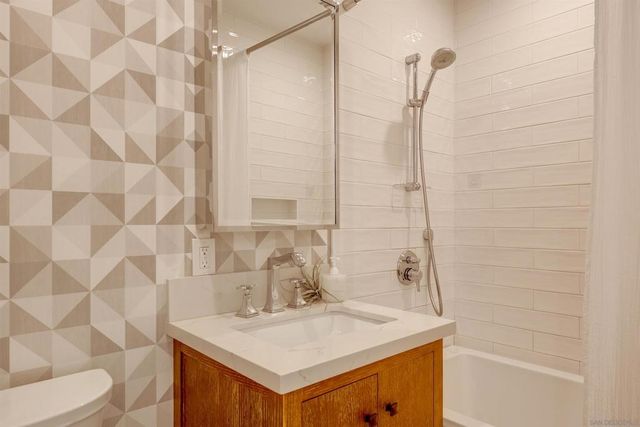 2819 A St, San Diego, CA 92102