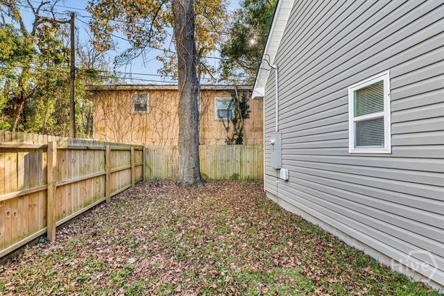 39 Travis Street, Savannah, GA 31406