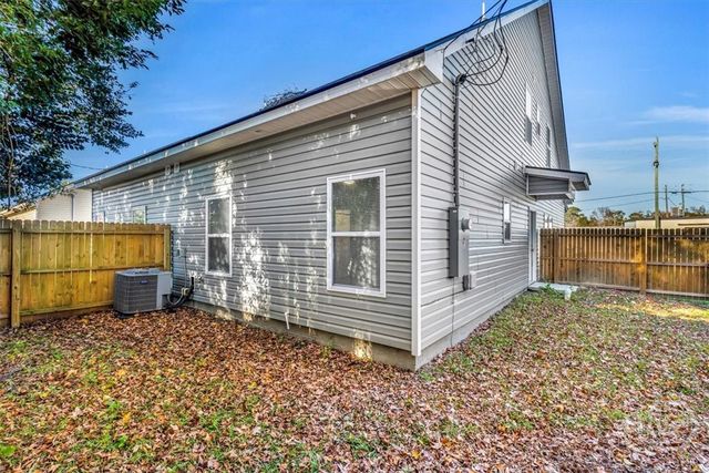 39 Travis Street, Savannah, GA 31406