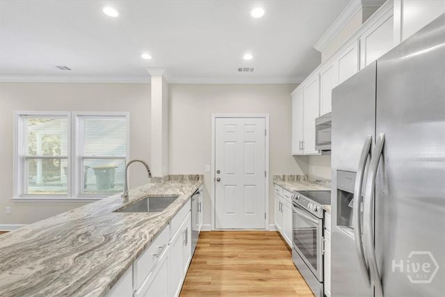 39 Travis Street, Savannah, GA 31406