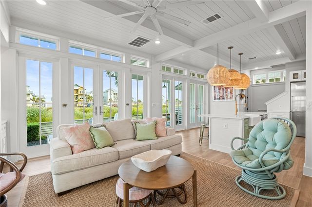 673 Center Square South 9, Port Aransas, TX 78373