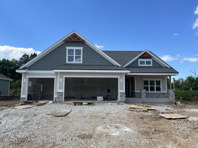 N55W25226 Crescent Hill DRIVE, Sussex, WI 53089