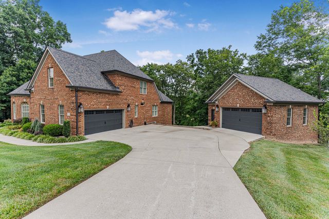 216 Avawam Drive, Richmond, KY 40475