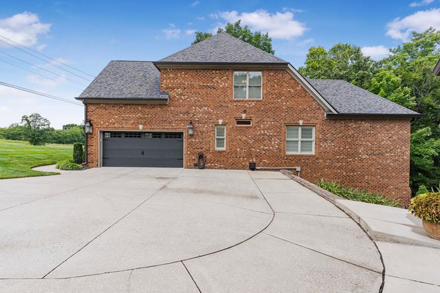 216 Avawam Drive, Richmond, KY 40475