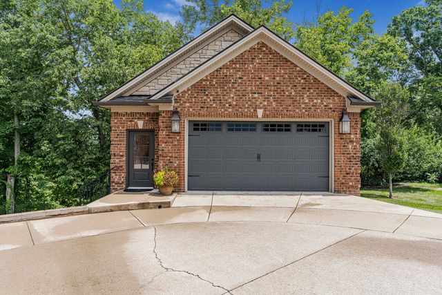 216 Avawam Drive, Richmond, KY 40475