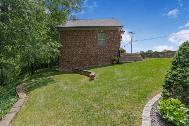216 Avawam Drive, Richmond, KY 40475