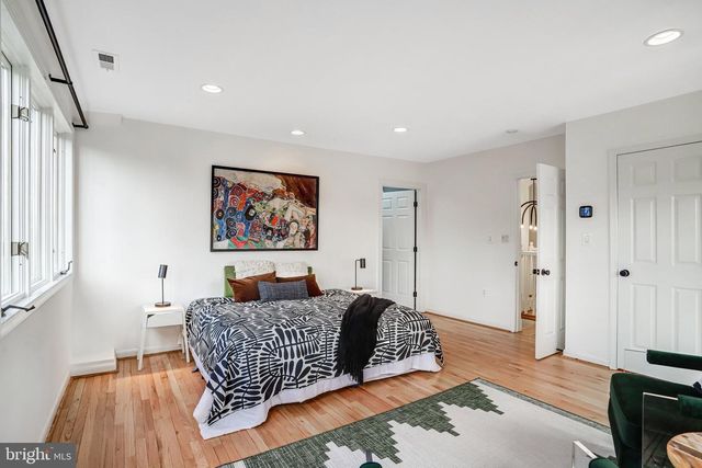 5045 CATHEDRAL AVE NW, Washington, DC 20016